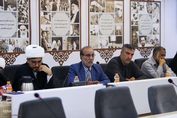 نشست هم‌اندیشی برنامه‌های قرآنی ماه صفر و پیاده‌روی اربعین