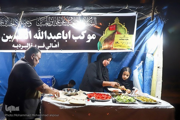 خدمت‌رسانی شبانه‌روزی مواکب حسینی به زوار در چذابه