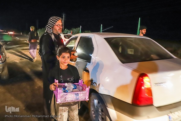 خدمت‌رسانی شبانه‌روزی مواکب حسینی به زوار در چذابه