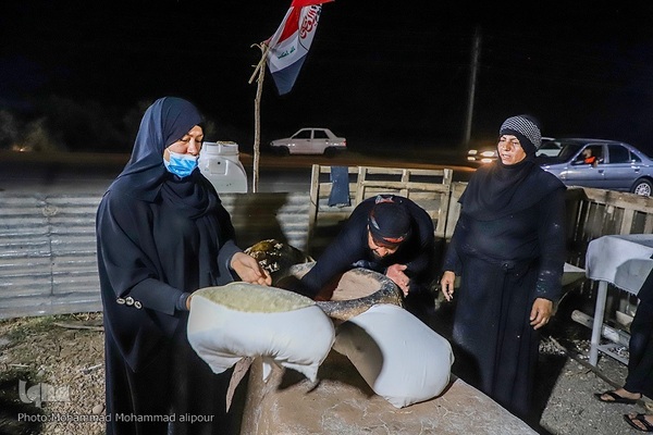 خدمت‌رسانی شبانه‌روزی مواکب حسینی به زوار در چذابه