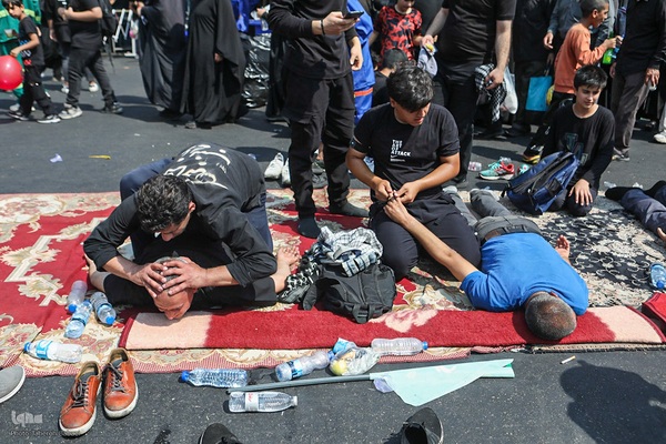 پیاده‌روی جاماندگان اربعین در تهران
