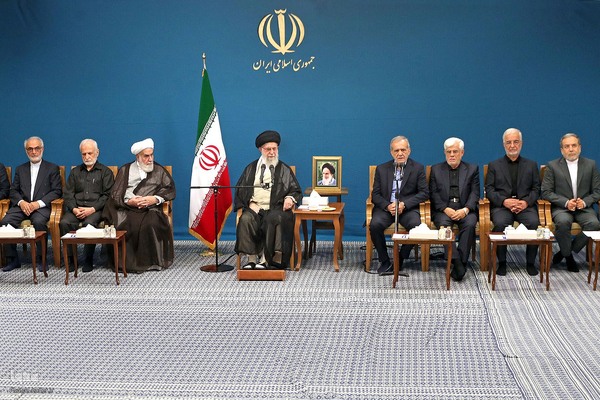 دیدار رئیس‌جمهور و اعضای هیئت دولت چهاردهم با رهبر معظم انقلاب