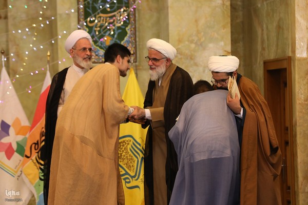 ششمین دوره عمامه گذاری و تکریم حفاظ قرآن مدرسه علمیه دارالسلام تهران