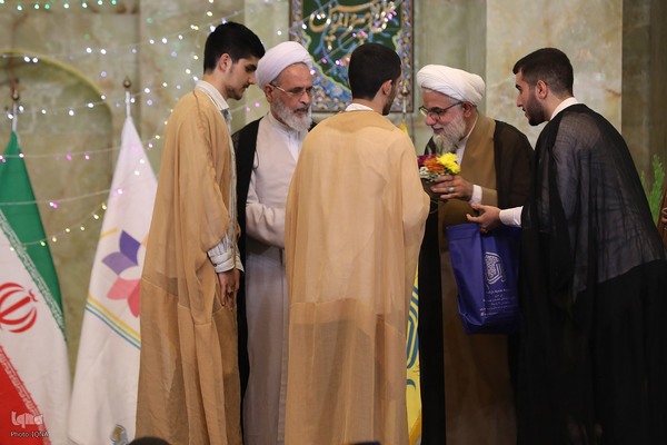 ششمین دوره عمامه گذاری و تکریم حفاظ قرآن مدرسه علمیه دارالسلام تهران