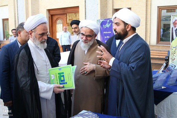 ششمین دوره عمامه گذاری و تکریم حفاظ قرآن مدرسه علمیه دارالسلام تهران