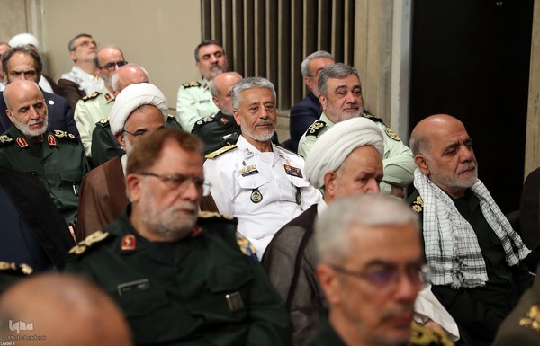 دیدار پیشکسوتان و فعالان دفاع مقدس و مقاومت با رهبر انقلاب