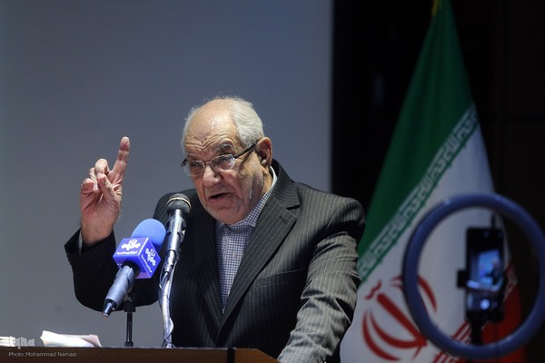 غلامرضا اعوانی در مراسم رونمایی از کتاب‌های «اندیشه‌های فلسفی ابن‌سینا» و «حکمت صدرایی در جهان اسلام»