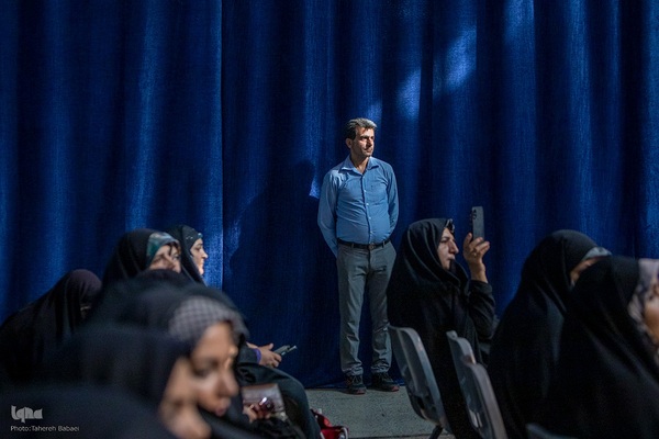 مراسم سراسری مهمانی لاله‌ها