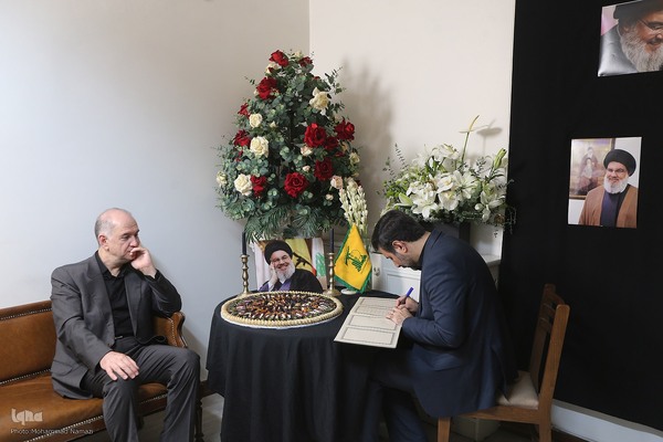 حضور مسئولان و شخصیت‌های سیاسی در دفتر حزب‌الله