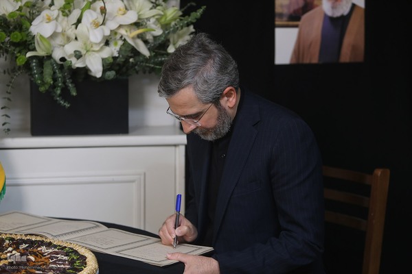 حضور مسئولان و شخصیت‌های سیاسی در دفتر حزب‌الله