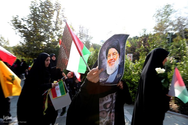 اجتماع مردمی زنان ایرانی در همدلی با بانوان لبنانی