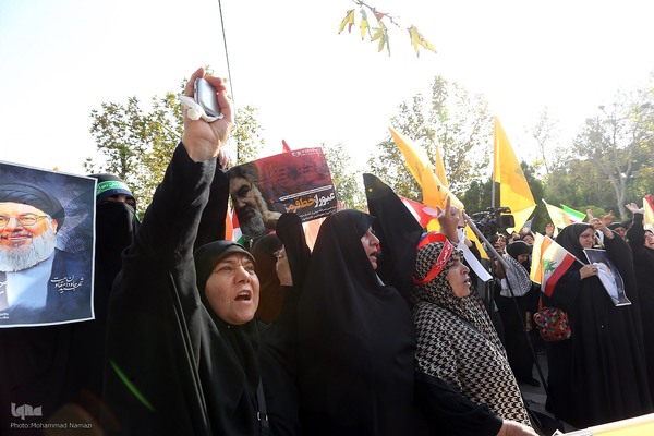 اجتماع مردمی زنان ایرانی در همدلی با بانوان لبنانی