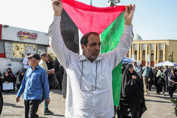 تجمع بزرگ مردم تهران برای اعلام حمایت از اجرای عملیات «وعده صادق ۲»