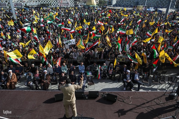 تجمع بزرگ مردم تهران برای اعلام حمایت از اجرای عملیات «وعده صادق ۲»