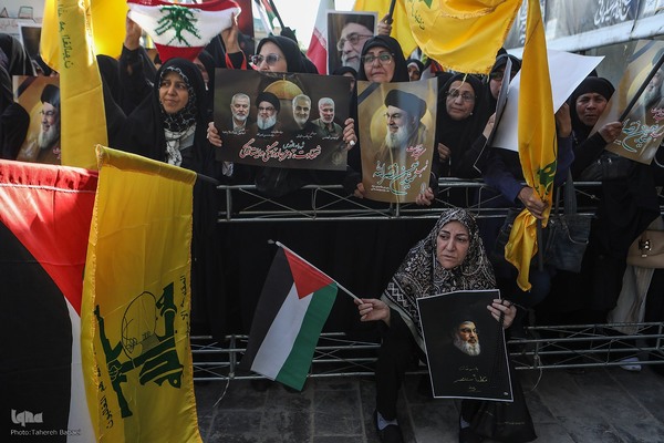 تجمع بزرگ مردم تهران برای اعلام حمایت از اجرای عملیات «وعده صادق ۲»