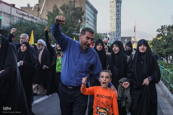 تجمع بزرگ مردم تهران برای اعلام حمایت از اجرای عملیات «وعده صادق ۲»