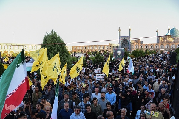 تجمع بزرگ مردم اصفهان در حمایت از عملیات «وعده صادق ۲»