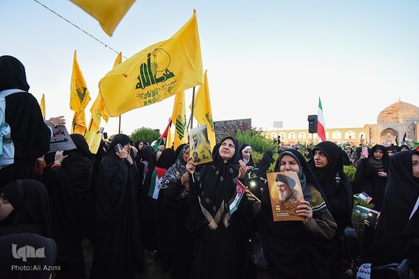 تجمع بزرگ مردم اصفهان در حمایت از عملیات «وعده صادق ۲»