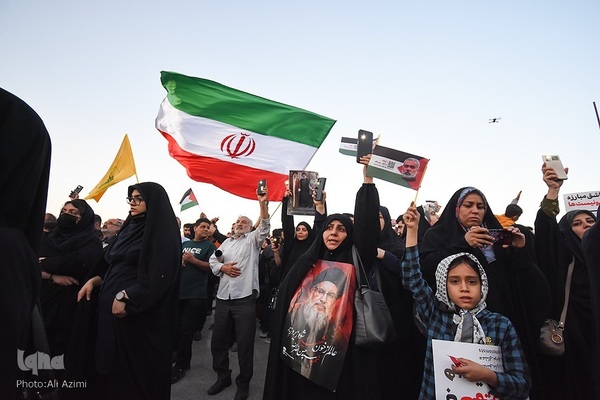 تجمع بزرگ مردم اصفهان در حمایت از عملیات «وعده صادق ۲»