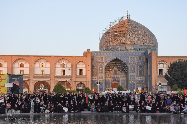 تجمع بزرگ مردم اصفهان در حمایت از عملیات «وعده صادق ۲»