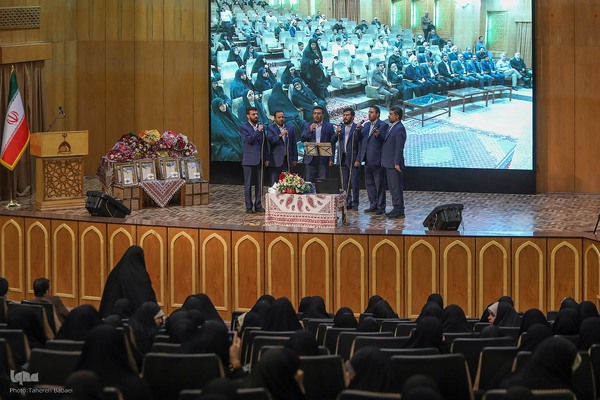 محفل «سرشناسان بهشت» برگزار شد