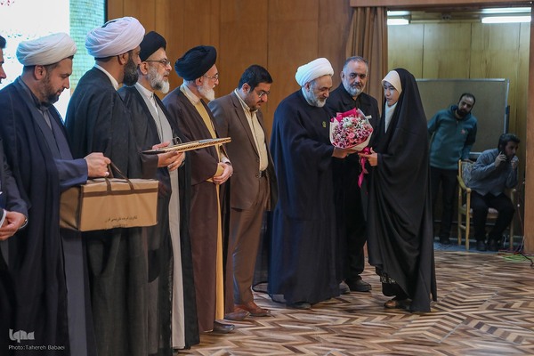 محفل «سرشناسان بهشت» برگزار شد