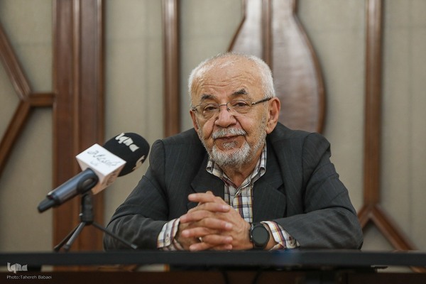 حسین معصومی همدانی