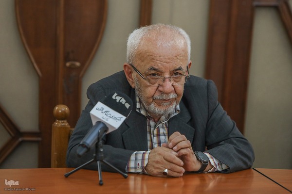 حسین معصومی همدانی، مدرس ادبیات فارسی