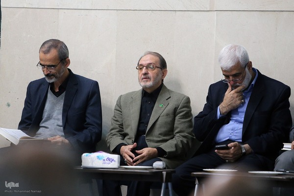 از راست منصور آقامحمدی، علی‌اکبر حشمتی و سعید زکی‌لو در جشن ختم قرآن جلسه آموزشی علی‌اکبر ملکشاهی