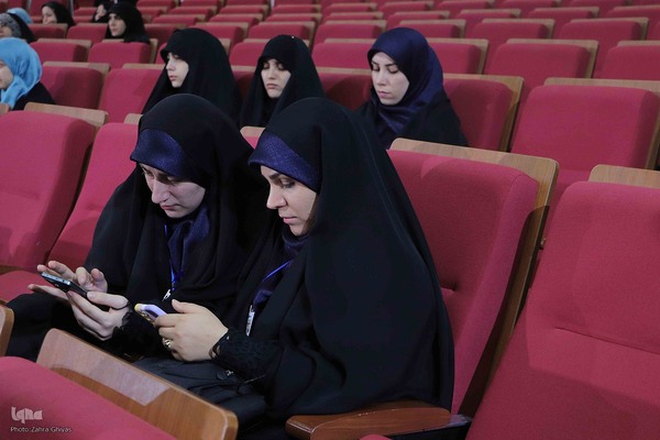 رقابت قرآنی بانوان همخوان در مصلی تبریز