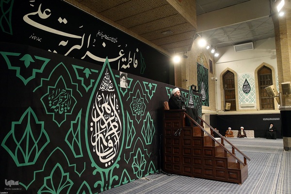 اولین شب مراسم عزاداری حضرت فاطمه‌زهرا (س) در حسینیه امام خمینی(ره)