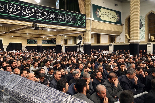 اولین شب مراسم عزاداری حضرت فاطمه‌زهرا (س) در حسینیه امام خمینی(ره)