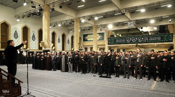 اولین شب مراسم عزاداری حضرت فاطمه‌زهرا (س) در حسینیه امام خمینی(ره)