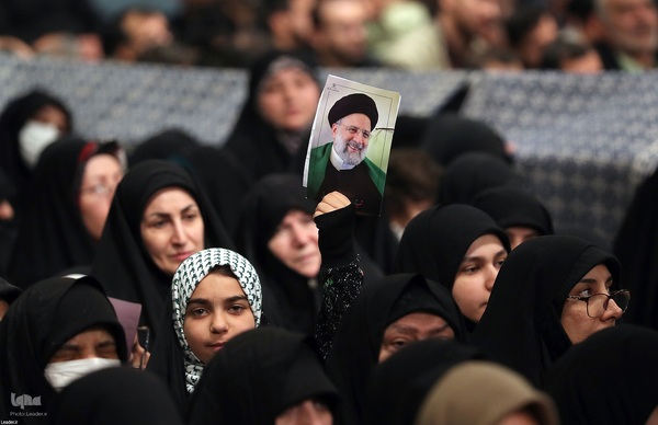 اولین شب مراسم عزاداری حضرت فاطمه‌زهرا (س) در حسینیه امام خمینی(ره)