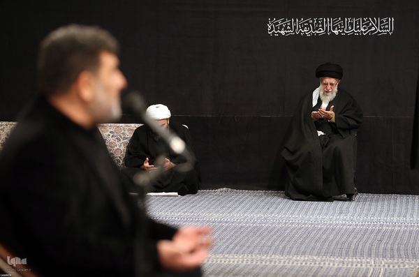 اولین شب مراسم عزاداری حضرت فاطمه‌زهرا (س) در حسینیه امام خمینی(ره)