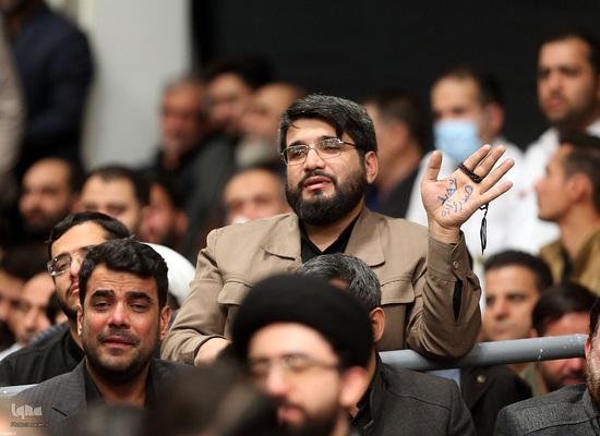 اولین شب مراسم عزاداری حضرت فاطمه‌زهرا (س) در حسینیه امام خمینی(ره)