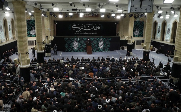 اولین شب مراسم عزاداری حضرت فاطمه‌زهرا (س) در حسینیه امام خمینی(ره)