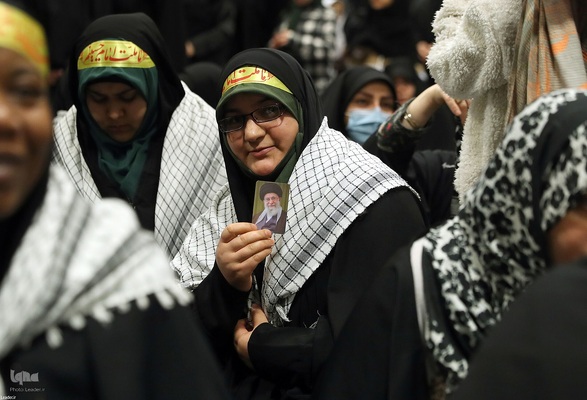 اولین شب مراسم عزاداری حضرت فاطمه‌زهرا (س) در حسینیه امام خمینی(ره)