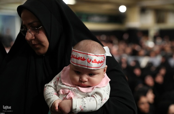 اولین شب مراسم عزاداری حضرت فاطمه‌زهرا (س) در حسینیه امام خمینی(ره)