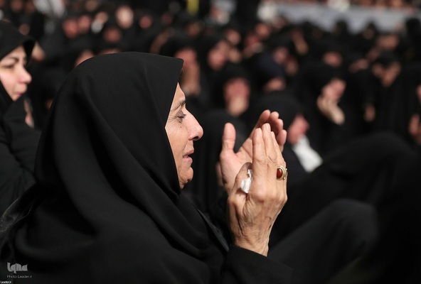 اولین شب مراسم عزاداری حضرت فاطمه‌زهرا (س) در حسینیه امام خمینی(ره)