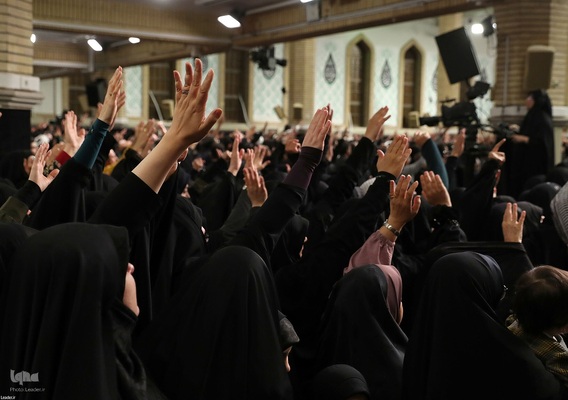 اولین شب مراسم عزاداری حضرت فاطمه‌زهرا (س) در حسینیه امام خمینی(ره)