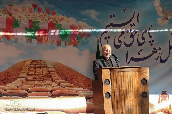 تشییع پیکرهای ۱۰۰ شهید گمنام از مقابل دانشگاه تهران