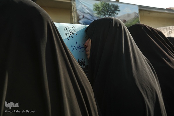 تشییع پیکرهای ۱۰۰ شهید گمنام از مقابل دانشگاه تهران