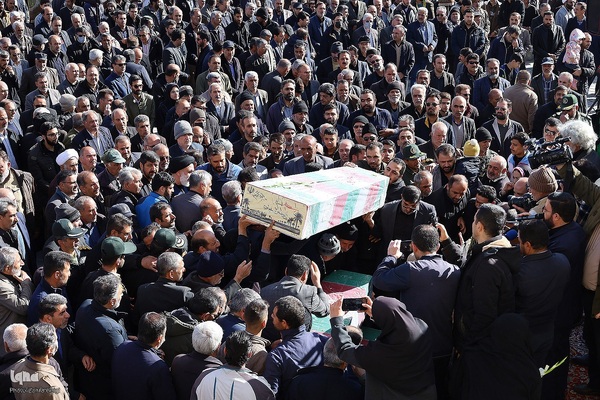 تشییع پیکرهای مطهر شهدای گمنام در شهرکرد