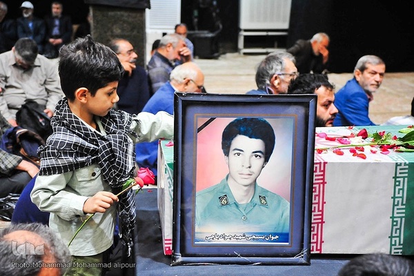 تشییع پیکرهای مطهر شهدای گمنام در اهواز