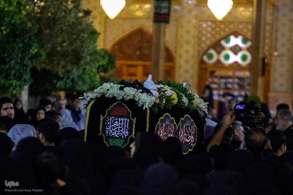 تشیع نمادین حضرت زهرا (س) در شاهچراغ(ع)