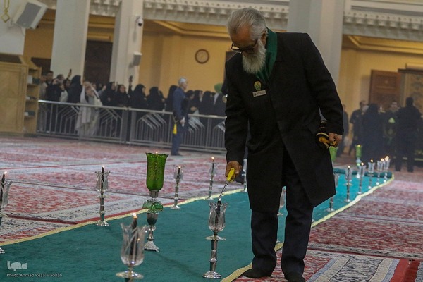 تشیع نمادین حضرت زهرا (س) در شاهچراغ(ع)