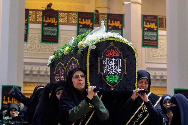 تشیع نمادین حضرت زهرا (س) در شاهچراغ(ع)