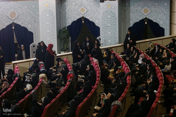 هفتمین شب مسابقات سراسری قرآن در بخش بانوان