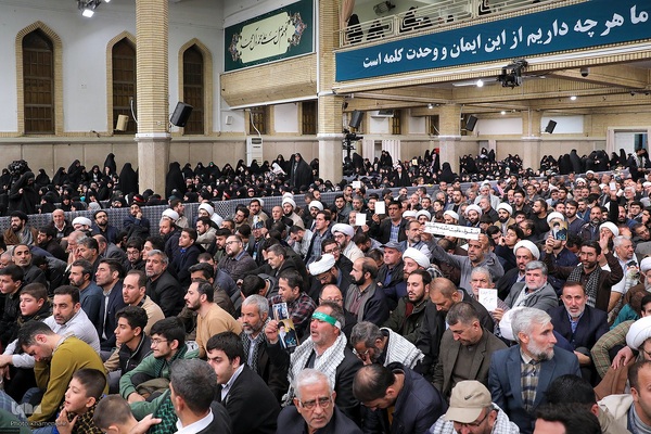 دیدار هزاران نفر از اقشار مختلف مردم درباره تحولات منطقه